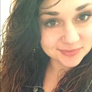 Meet your Posher, Kasie